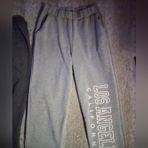 SHEIN Light Gray Kids Joggers with Los Angeles Print